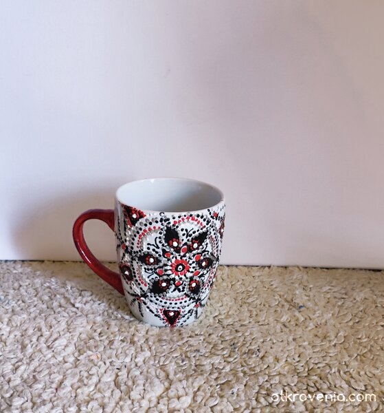 Ръчно рисувана чаша