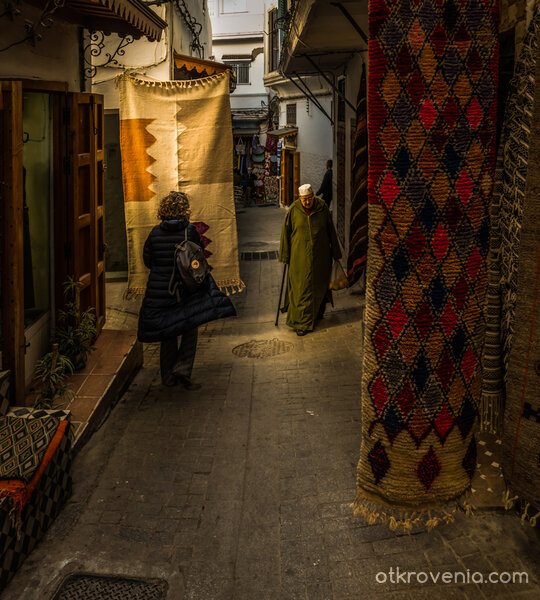 Tangier - Medina - из уличките на пазара.