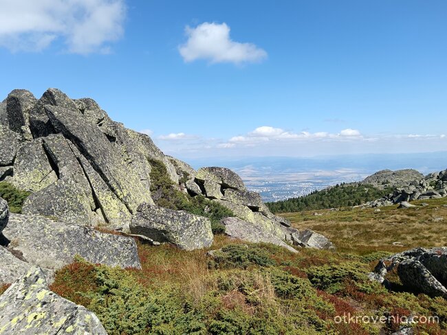 Околовръст Ушите (1906 м) към Камен дел (1862 м)