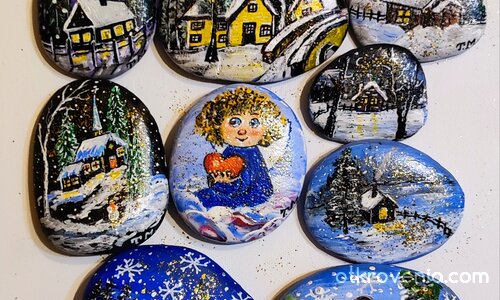 Коледно-новогодишни рисувани камъчета