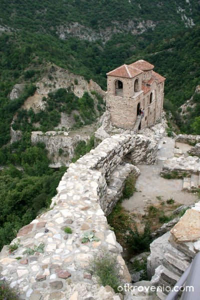 Църквата на Асеновата крепост