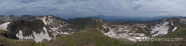 Поглед от Отовишки връх (2696 м)