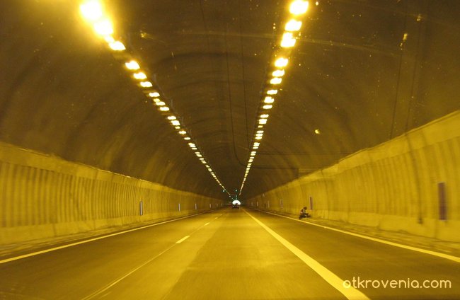 Тунелът