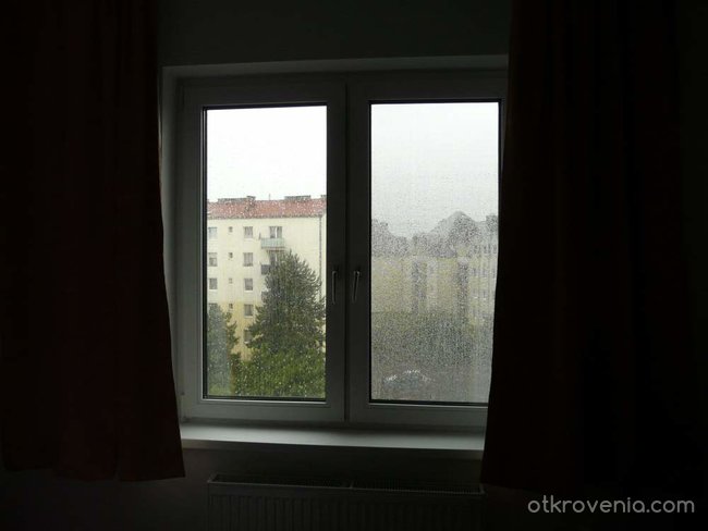 "Нямаме пари скъпа, но имаме дъжд"... по Буковски