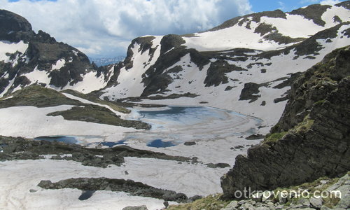 Еленини езера през юни