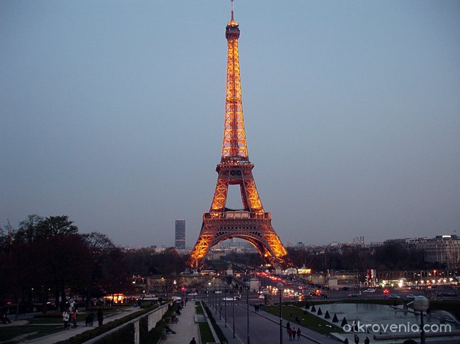 Една нощ в Париж