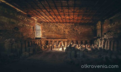 Където светлината среща миналото