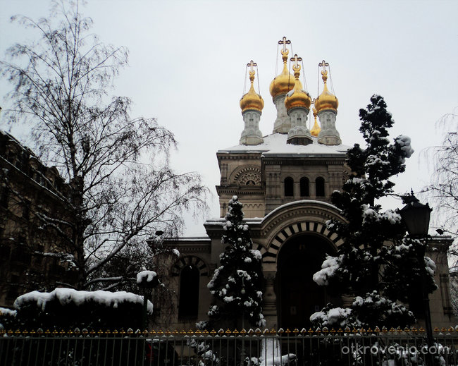 Църква в снежния град