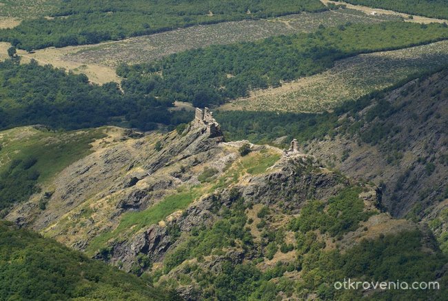 Крепостта Анево Кале край Сопот