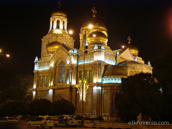 Катедрала Успение на Пресвета Богородица-Варна 