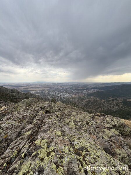 Притихналият град