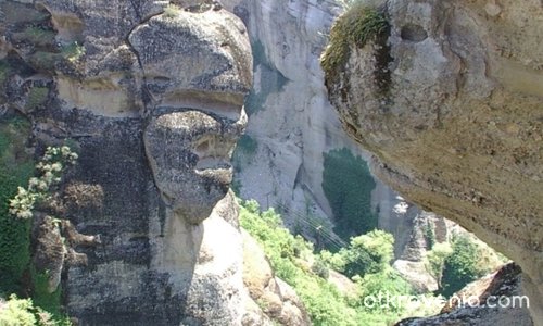 "Чудовищата " при скалните манастири "Метеора" - Гърция!