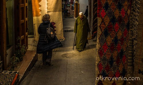 Tangier - Medina - из уличките на пазара.