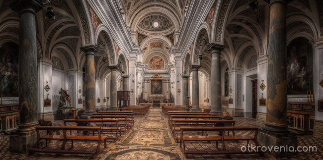 Chiesa San Martino - the nave (Erice, Sicily)