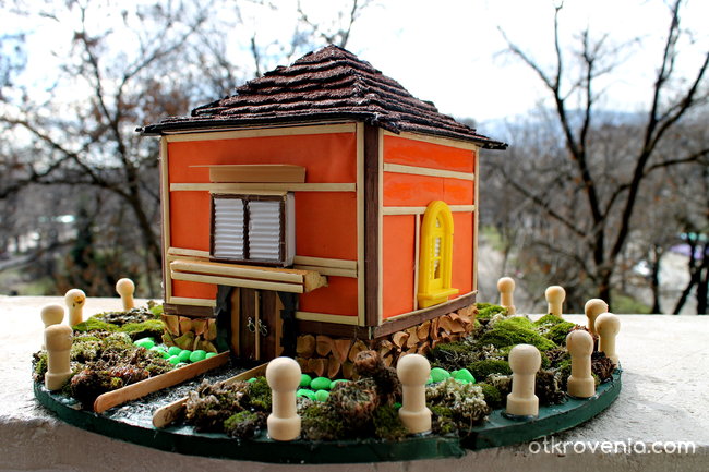 Оранжевата къща - уникална ръчно изработена декоративна къща