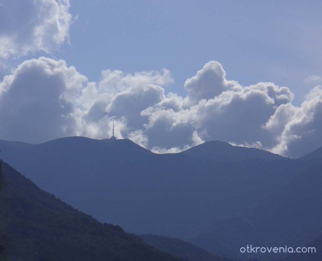 Телевизионната кула на връх Ореляк