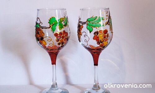 Ръчно рисувани чаши за вино