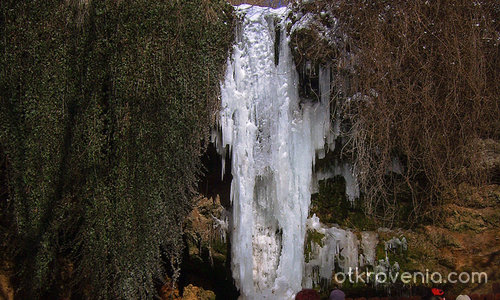 Замръзналият водопад