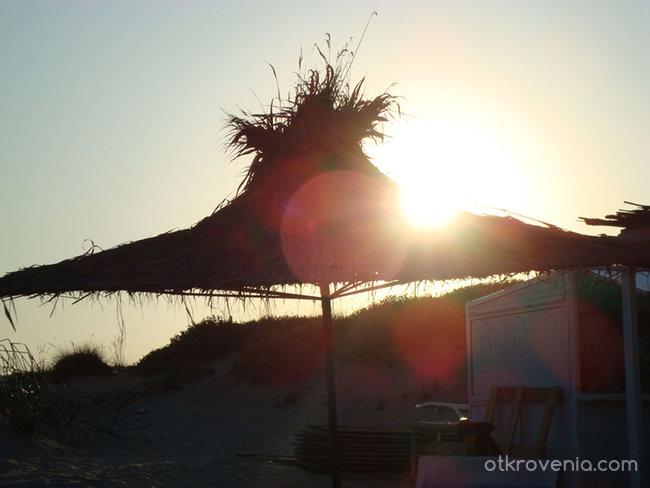 Sunset On The Beach (Залез на плажа)