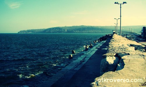 Варна, морето, сините вълни...