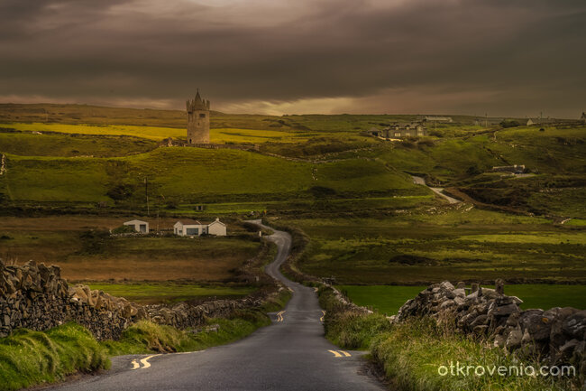 Ireland - Doonagore Castle