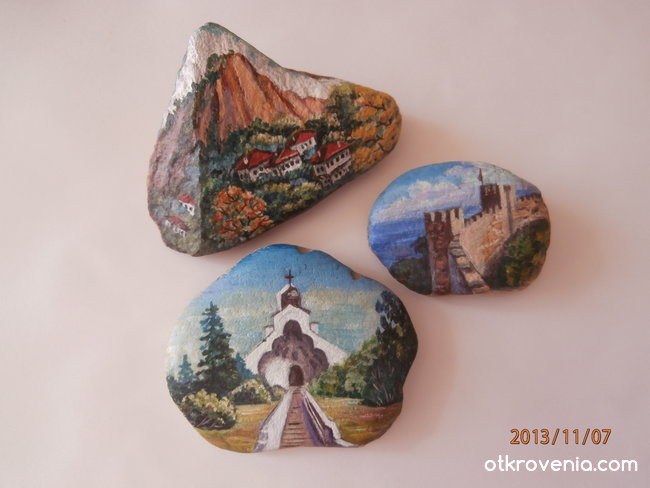 Рисунки върху камъчета