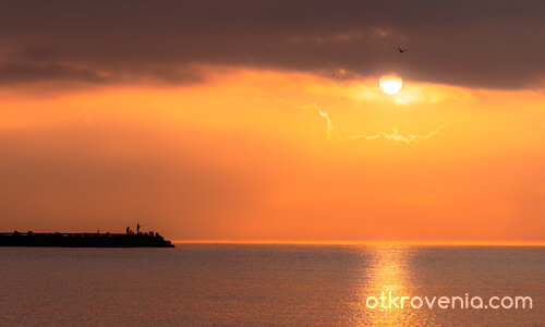 Оранжево небето, оранжево морето
