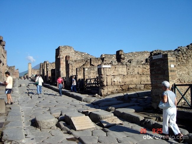 Разходка из Помпей, разрушения от Везувий град!