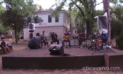 Тишината - музикална вечер в парка